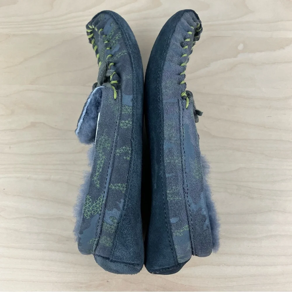 L.L. Bean Kids Size 4.0 Wicked Good Slipper Moccasins Gray Camouflage Lined